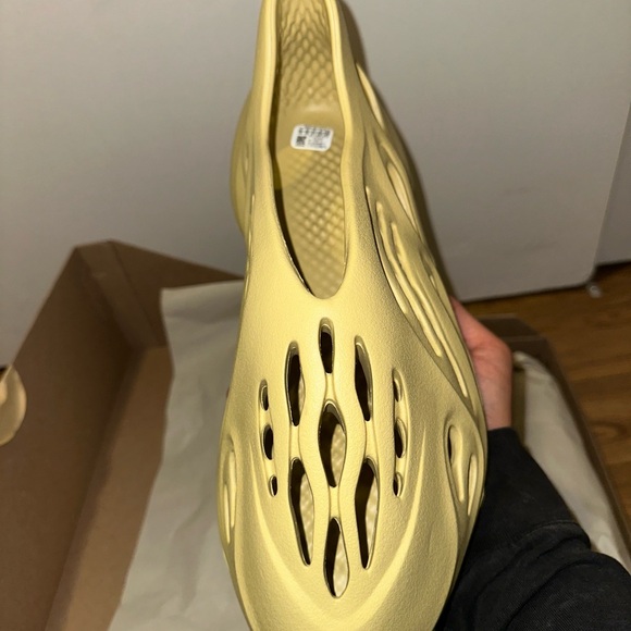 Adidas Yeezy foam runner size 15 sulfur - Picture 2 of 5